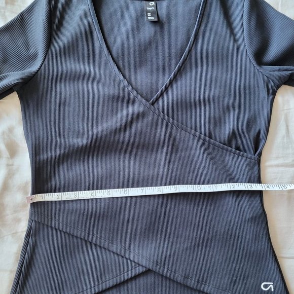 GapFit Breathe Faux Wrap Top (Black, XS) - Picture 6 of 9